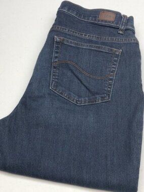 LIKE NEW LEE RELAXED FIT STRAIGHT LEG JEANS 12/31x32 MADE IN EGYPT 🇪🇬
